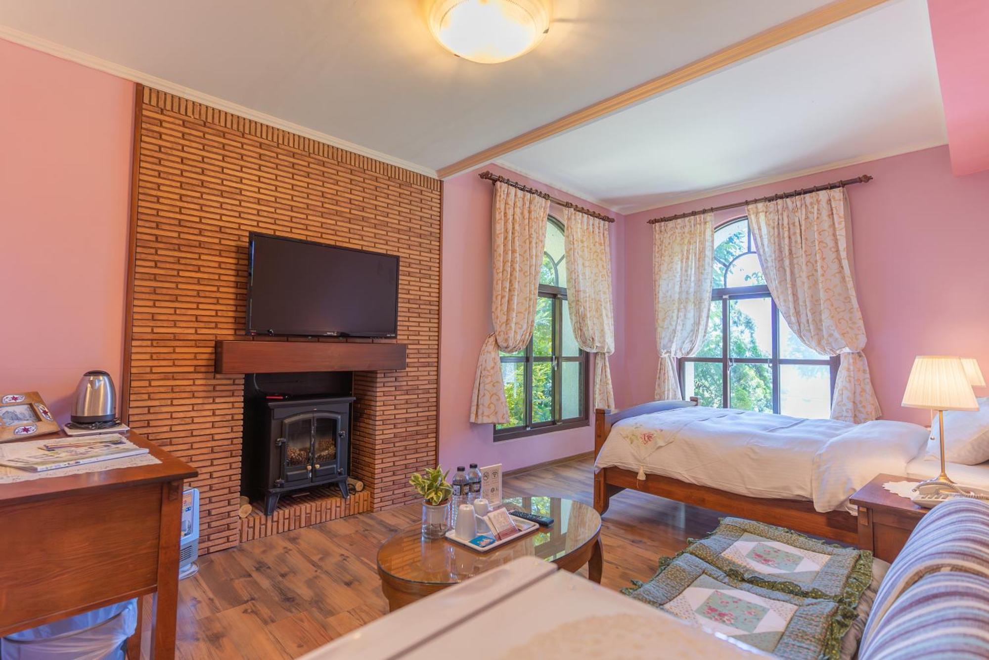 Europe Villa Renai Luaran gambar